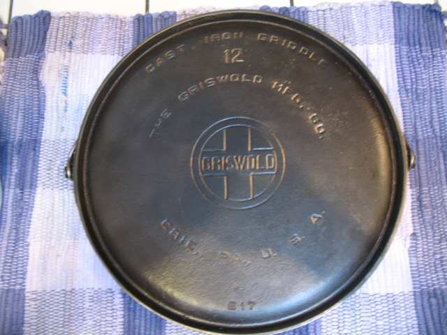 Griswold #12 bailed griddle. Griswold #12 bailed griddle.